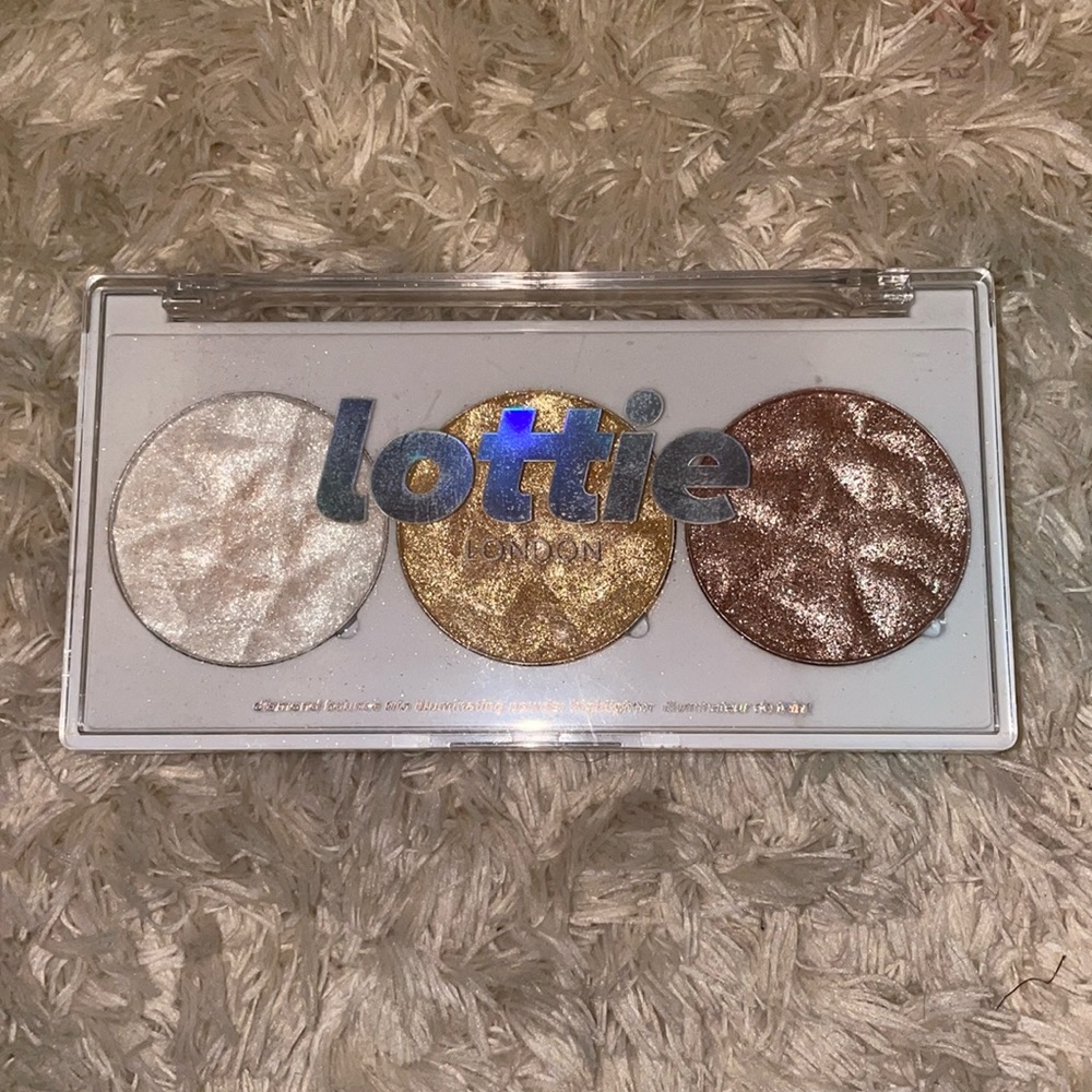 Lottie London highlighter palette